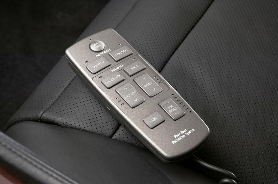  Lexus LS600h L 2008 года  (фото 12 из 34)